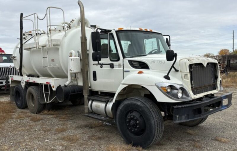 Dookie Septic vacuum truck used for septic pumping service
