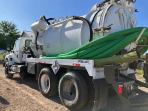dookie septic vac truck
